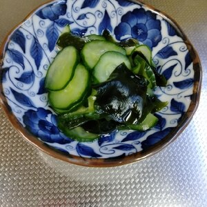 酸っぱいのが好き！　わかめときゅうりの酢の物